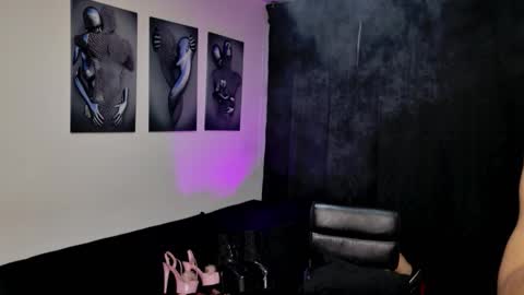 estefania1812 online show from March 8, 5:00 am