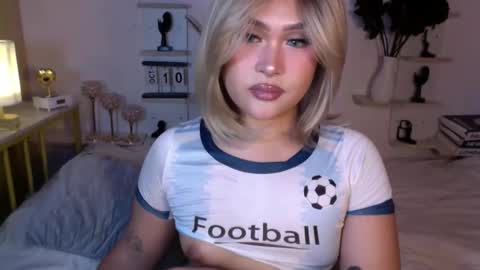 Queen Eva Mazikeen online show from October 10, 10:11 pm