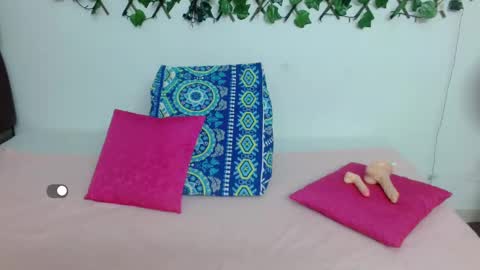 Eva   online show from February 12, 7:24 pm