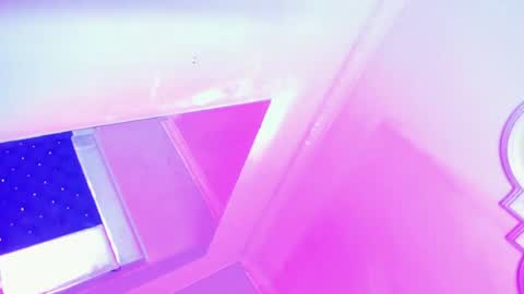 evanllelyne online show from July 2, 11:48 am