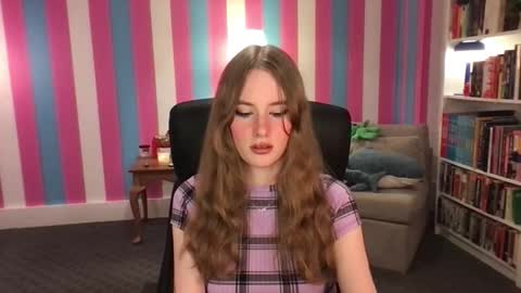 Evie3 online show from December 18, 3:12 am