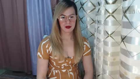 Snapshot of exoticbabes chatting on September 24, 4:07 am exoticbabes online show from September 24, 4:07 am