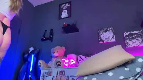 Annie with dick and Betty girl online show from October 13, 7:03 pm