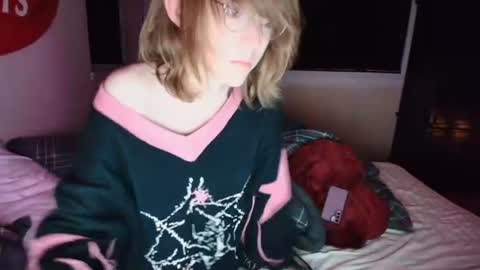 femboyflowers online show from July 16, 3:56 am
