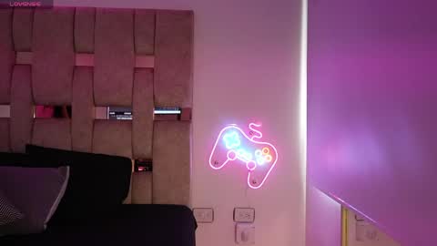 fernanda_thail_ online show from April 18, 7:29 pm