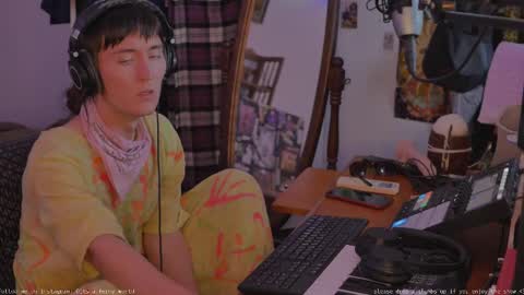 Snapshot of fernydew chatting on February 18, 8:16 am Fern next stream 430pm Monday PST online show from February 18, 8:16 am