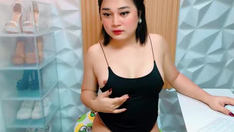 ASHLY online show from December 5, 6:18 am