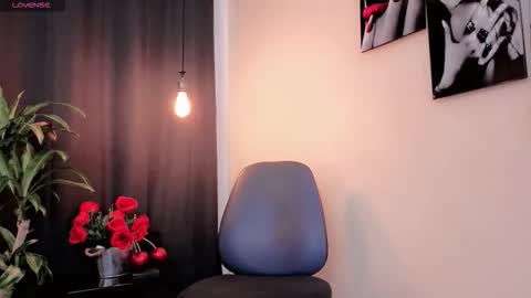 flor_gil online show from December 4, 3:21 am