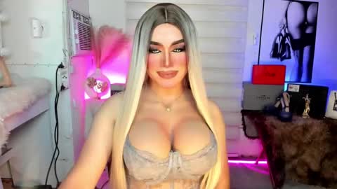 Miss Frea  online show from September 24, 2:39 am