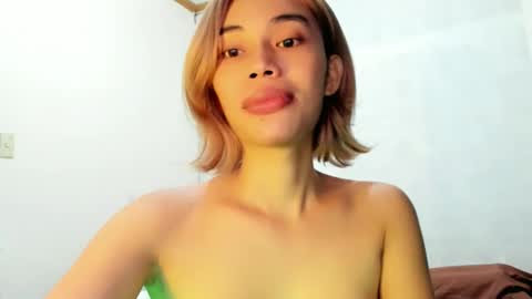 fuckingsexy143 online show from May 28, 2:42 am