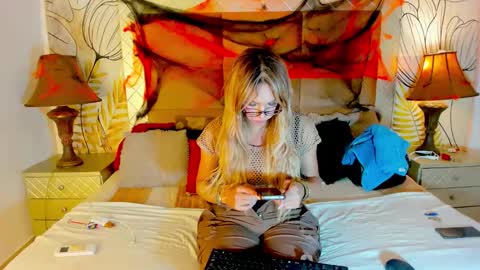 melanny villa online show from October 21, 9:49 pm