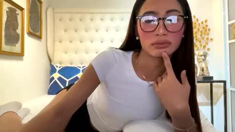 gleiahong online show from April 8, 6:09 pm