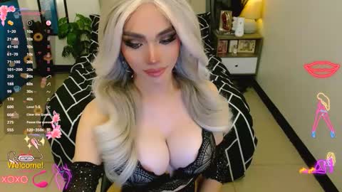 Kim - DONT FORGET TO FOLLOW AND GIME THUMBS UP online show from October 2, 4:13 am