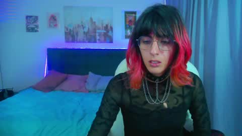 goth_minerva online show from April 8, 2:40 pm