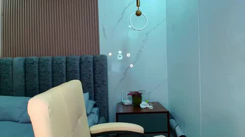 Hailey online show from October 18, 1:31 am