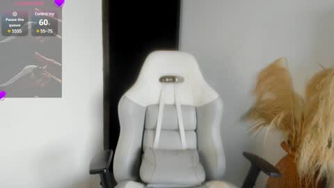 Hanna Capicorn online show from January 15, 1:09 pm