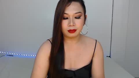 Hannah online show from February 25, 4:57 am