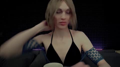 Miss Hardy online show from January 19, 3:26 am