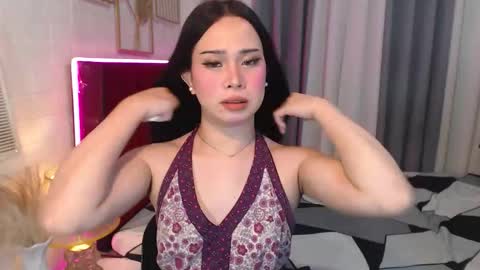 hoelymolly online show from March 1, 3:29 pm