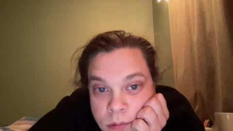 Snapshot of holly23hopefull chatting on January 5, 3:10 am Hollys Drive threw Side Of CB. online show from January 5, 3:10 am