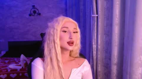 honey_sunset online show from December 22, 7:40 pm