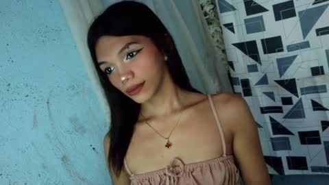 Rhiana online show from April 2, 7:39 am