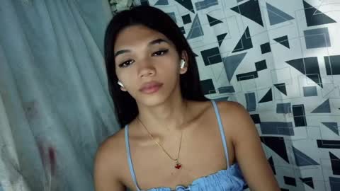 Rhiana online show from April 3, 1:20 pm