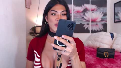 Julli Anna online show from October 3, 1:11 pm