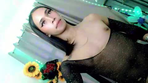 hotgirl_krisxx online show from November 21, 6:47 am