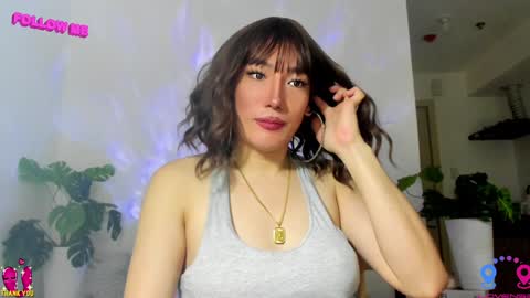 crishinahotty online show from February 1, 3:08 am