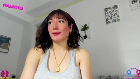 crishinahotty online show from March 3, 2:44 am