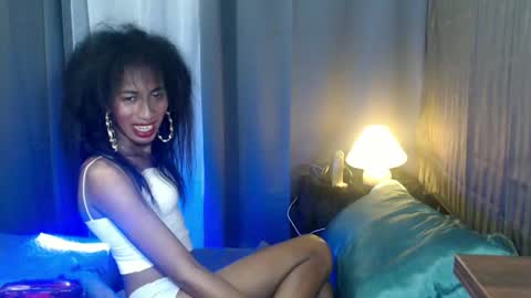 hugecock_caramel online show from March 5, 4:56 pm