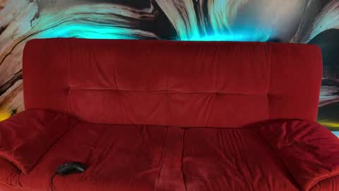 Aline online show from May 15, 7:33 pm