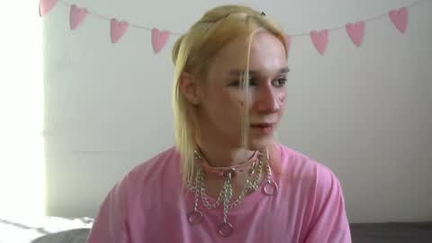 Jade online show from April 15, 1:16 pm