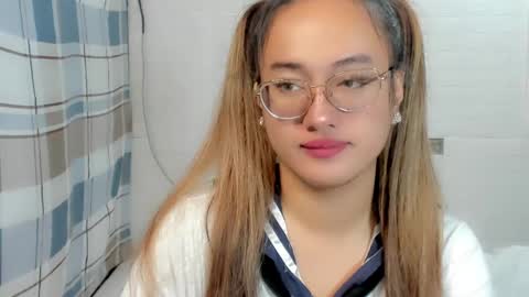 Katniss online show from December 8, 1:36 pm