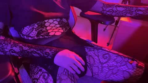 iothealien online show from October 26, 4:52 am