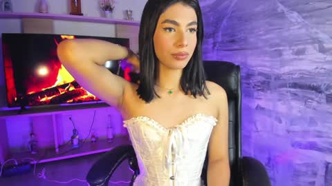 Isa online show from December 17, 2:44 pm