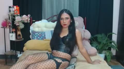 Beatrice online show from March 31, 10:45 pm