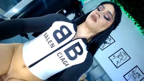 y  online show from January 4, 10:25 pm