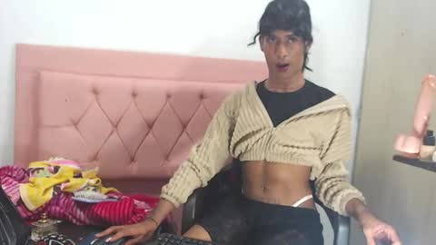 ivonneth online show from February 17, 12:24 pm