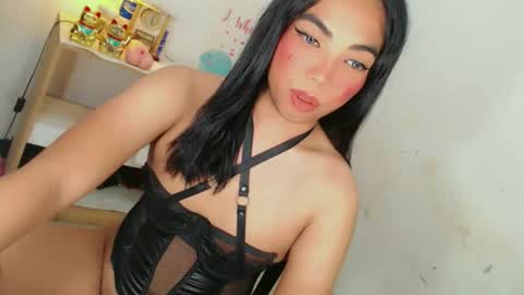 ivory_delight online show from September 14, 1:48 pm