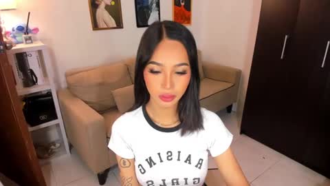 kirstenelsie online show from March 10, 12:29 am