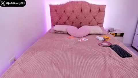   online show from October 7, 9:38 pm