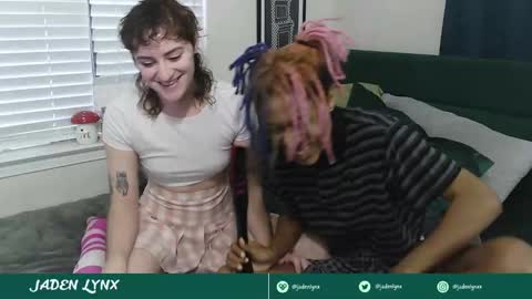 Snapshot of jadedfemboy chatting on February 10, 10:09 pm Jaden Lynx online show from February 10, 10:09 pm