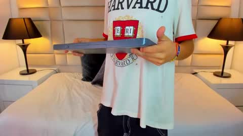 jamess_ford online show from February 19, 3:28 am