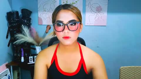 janella online show from May 20, 11:49 am