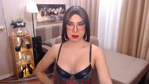 jenniegarcia online show from May 15, 9:06 am