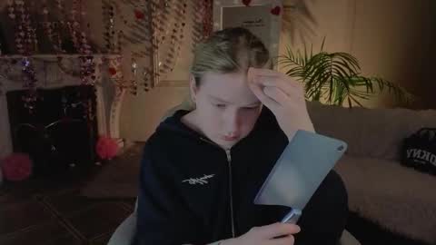 jes_solar online show from February 21, 10:24 pm