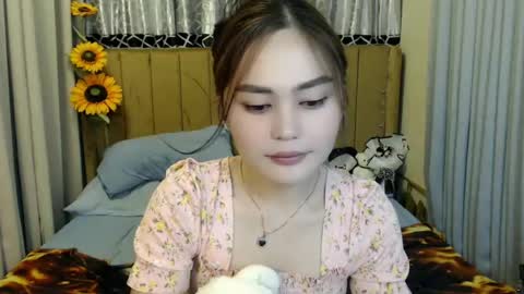 jess_goddes online show from June 19, 1:04 pm