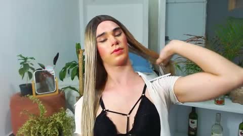 Jhuan Nhez online show from April 10, 12:17 am